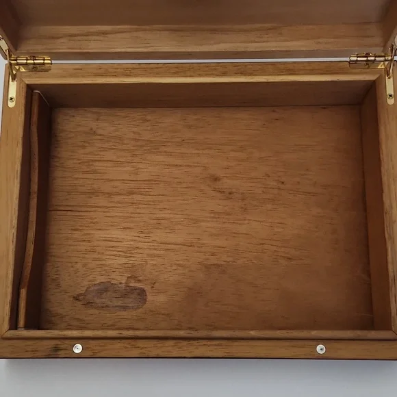 Humidor - Picture 3 of 5